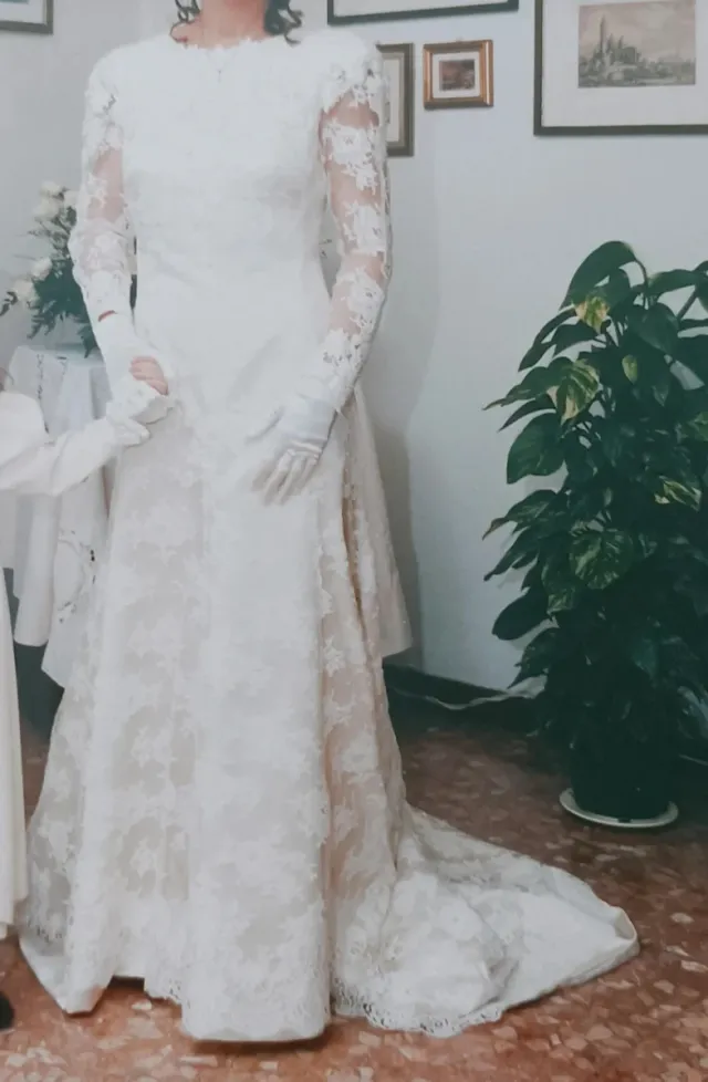 Abito da sposa pizzo Chantilly e Macramè