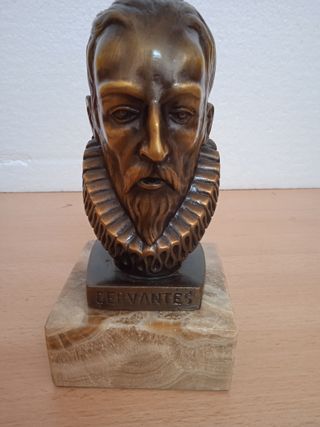 BUSTO DE CERVANTES DE BRONCE Y MÁRMOL