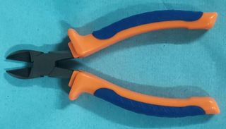 Alicates de corte nuevos a estrenar