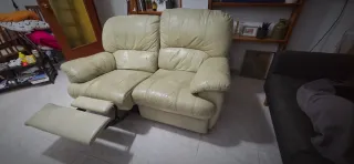 Sofá de piel 2 plazas beige