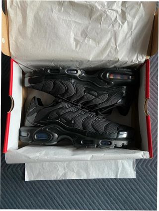 Nike Air Max Plus Triple Black Talla 43