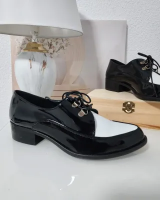 Zapatos Oxford Blanco y Negro  Tallas 38 y 40