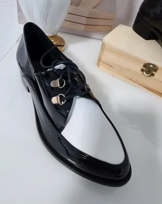 Zapatos Oxford Blanco y Negro  Tallas 38 y 40