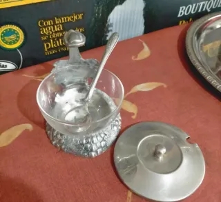 Conjunto café plateado