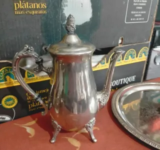 Conjunto café plateado