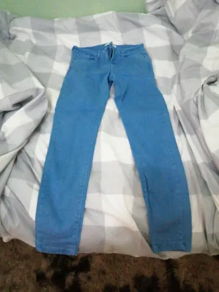 Xaketa roja vestidora