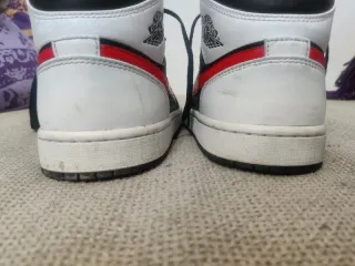 Air Jordan 1 Mid Nike Negro Rojo Blanco