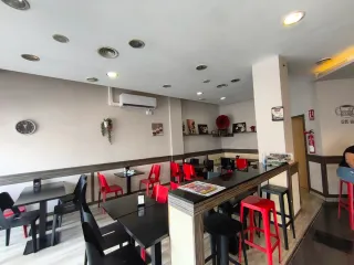 TRASPASO DE CAFETERÍA PANADERÍA