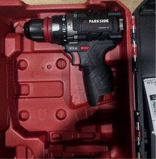 Taladro con  Percutor Parkside 12V performance
