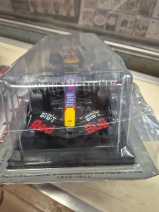 Oracle Red Bull Racing RB19 Max Verstappen