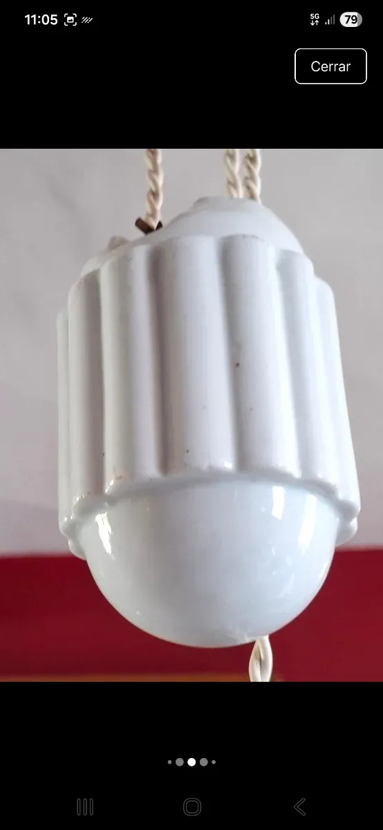 Lámpara sube y baja de porcelana y opalina.