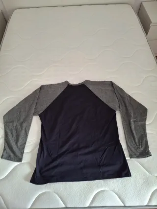 Camiseta manga larga con estrella plateada