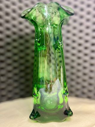 Jarrón de cristal verde