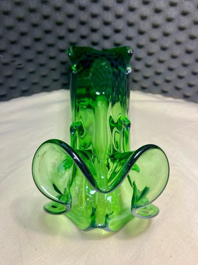 Jarrón de cristal verde