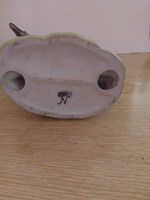 Statuina Capodimonte donna con levriero