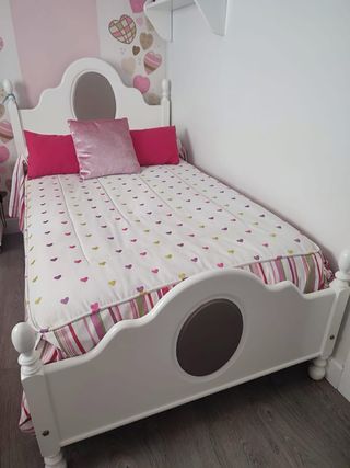 Cama juvenil blanca y color champan