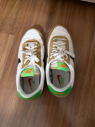 Zapatillas Nike Mujer Marrón y Blanco