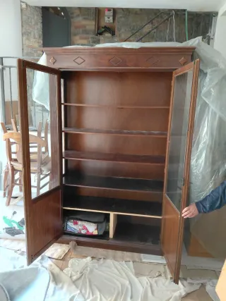 Vetrinetta in legno con ante in vetro