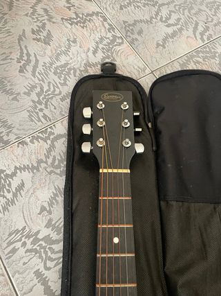 Chitarra Acustica con Custodia