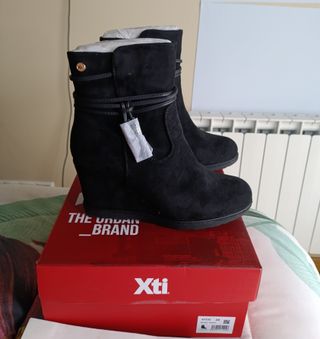 Botines de cuña negros T.39
