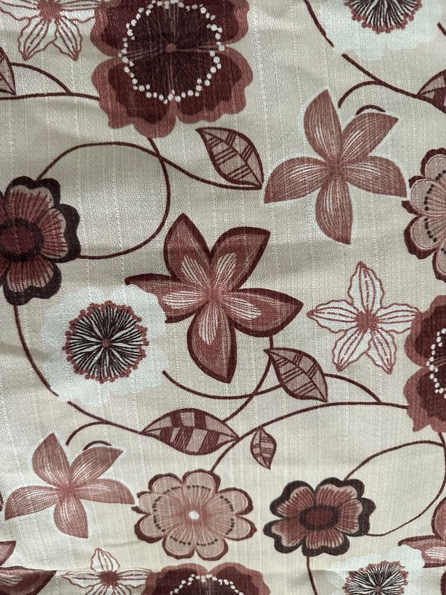 Cortinas beige con estampado floral
