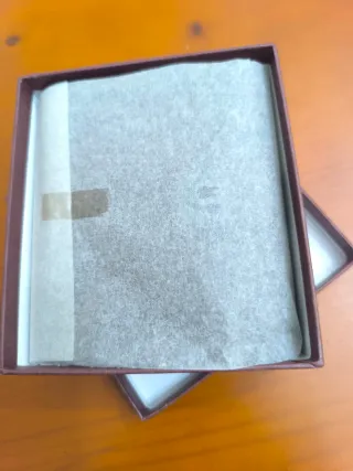 Billetero Marrón con Logo