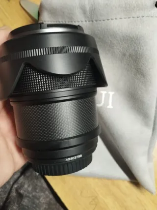 Objetivo Sirui 16mm f/1.2 Sony E