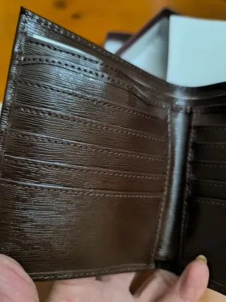 Billetero Marrón con Logo