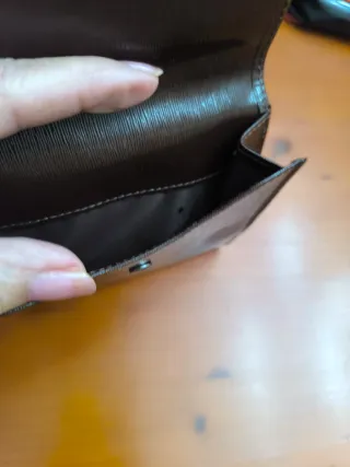 Billetero Marrón con Logo