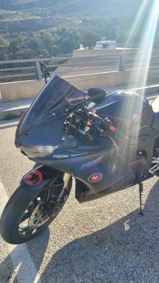 Yamaha R6 2005 Negra