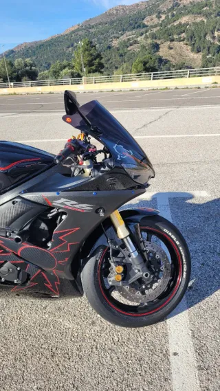 Yamaha R6 2005 Negra