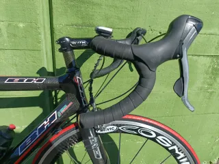 Bicicleta de carbono BH (no incluye ruedas Mavic)