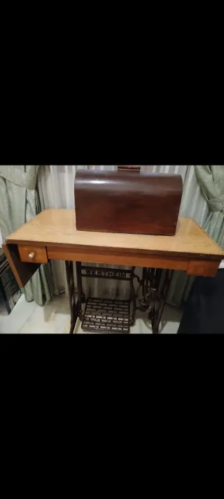 Máquina de coser antigua