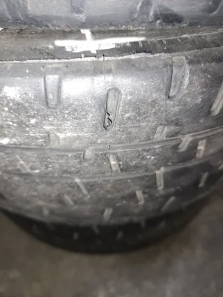 Slicks D-Mack 225/40 "18