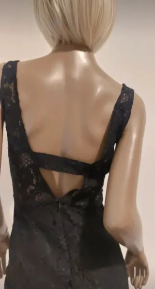 Vestito tubino in pizzo nero