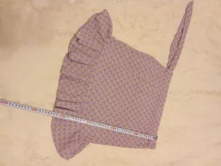 Falda morada con volantes