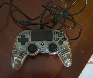 PS4 + Call of Duty Modern Warfare + Pad