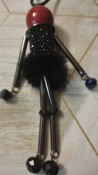 BISUTERIA Collar largo negro y rojo