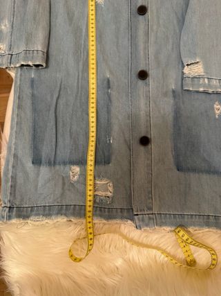 Cazadora vaquera Zara Talla S desgastada