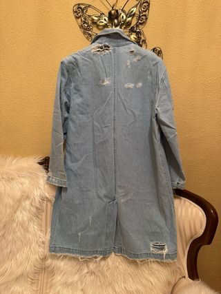 Cazadora vaquera Zara Talla S desgastada