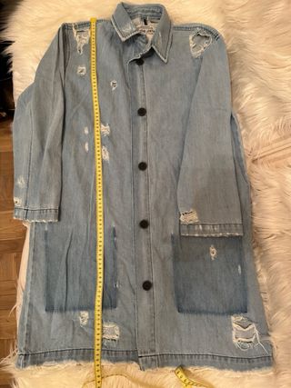 Cazadora vaquera Zara Talla S desgastada