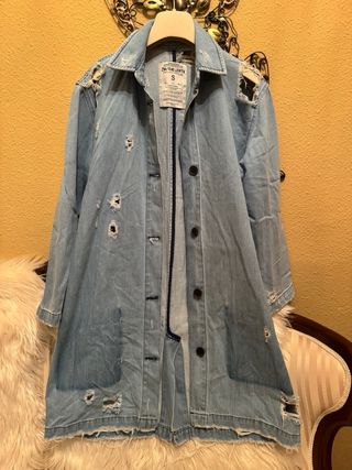 Cazadora vaquera Zara Talla S desgastada