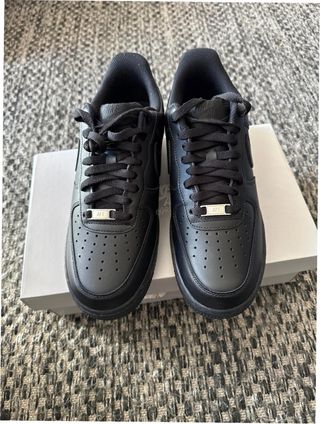 Nike Air Force 1 Low '07 Negras Talla 42