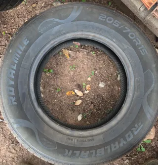 Vendo 4 Neumático.. por separados 25 euros