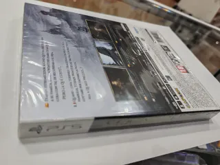 Resident Evil Village Steelbook PS5