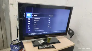 Samsung 32 TV "No Smart"