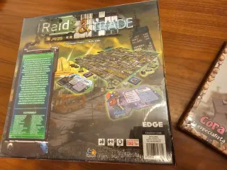 Juego de mesa Raid & Trade + juego complemento.
