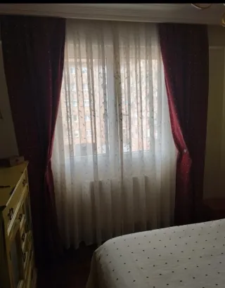 Cortinas de tela gruesa, granate con puntos beige