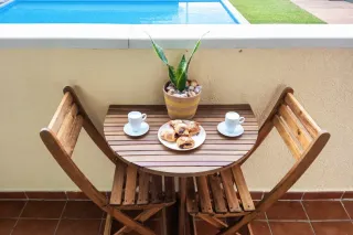 Vacaciones en Fenals con piscina