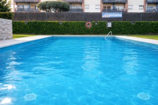 Vacaciones en Fenals con piscina